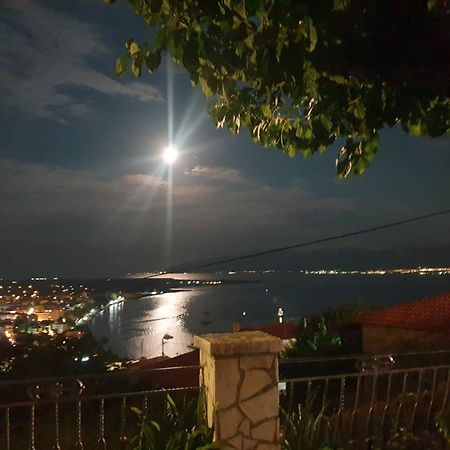 View By The Castle Nafpaktos Villa Buitenkant foto