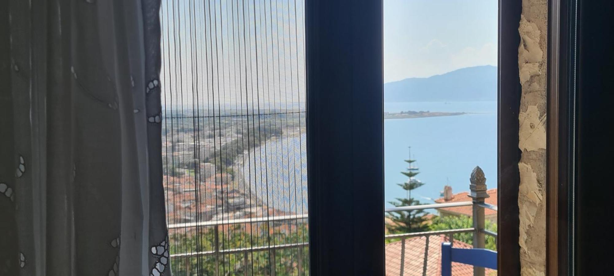 View By The Castle Nafpaktos Villa Buitenkant foto